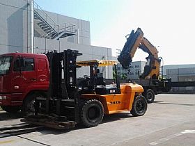 50噸隨車吊，10噸叉車_廣州搬家公司，廣州設備搬運公司，廣州吊裝公司