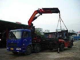 隨車吊前吊_廣州搬家公司，廣州設備搬運公司，廣州吊裝公司